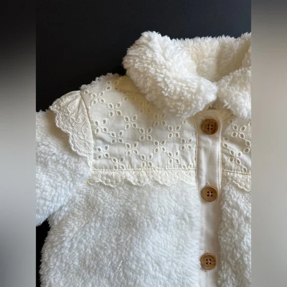 OshKosh B'gosh White Fleece Sherpa Baby Jacket NWT 12M - Picture 2 of 7